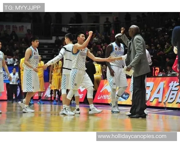 武汉篮球队与上海篮球队赛后状态分析与表现评估